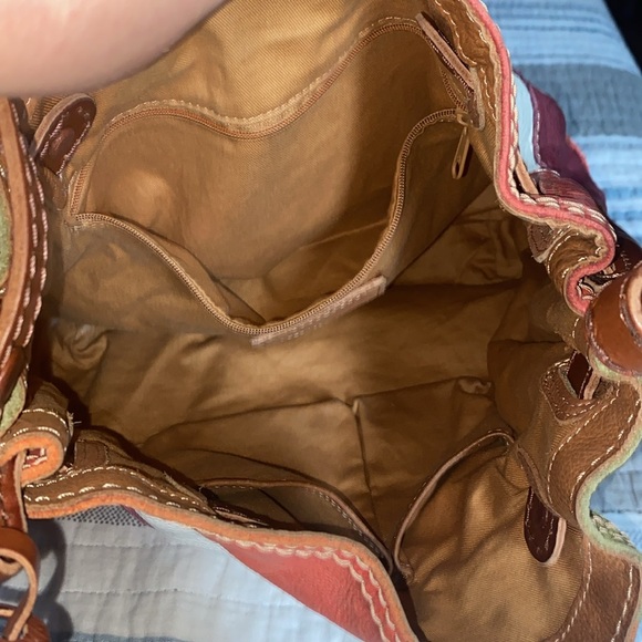 Fossil women’s multi-color patch leather handbag. - Picture 6 of 7